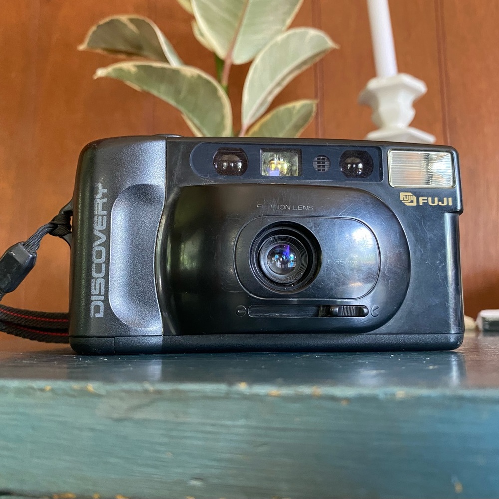 Fuji Fujifilm Discovery 60 Date 35mm film camera vintage